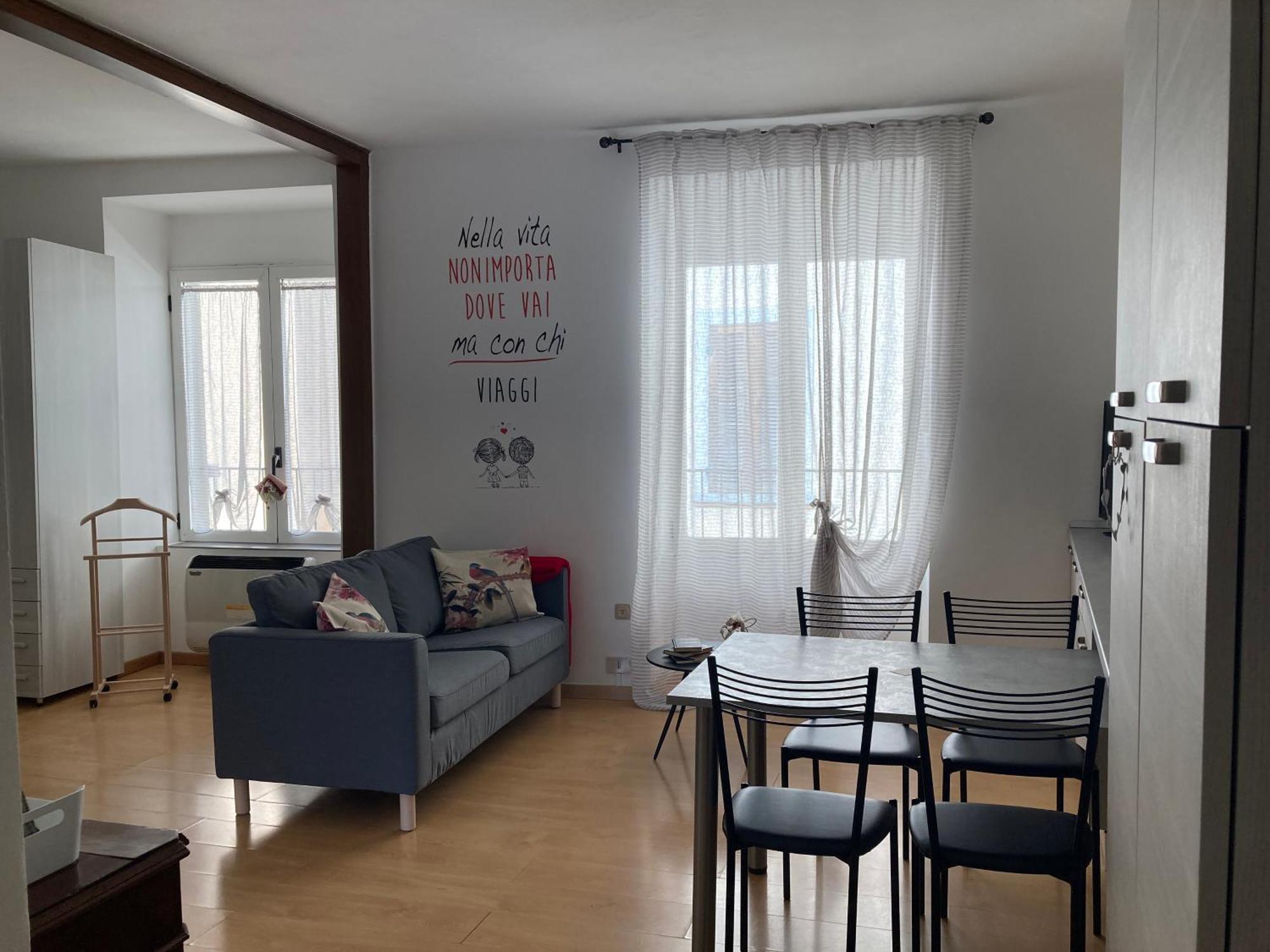 洛韦雷Casa Mirella公寓 外观 照片